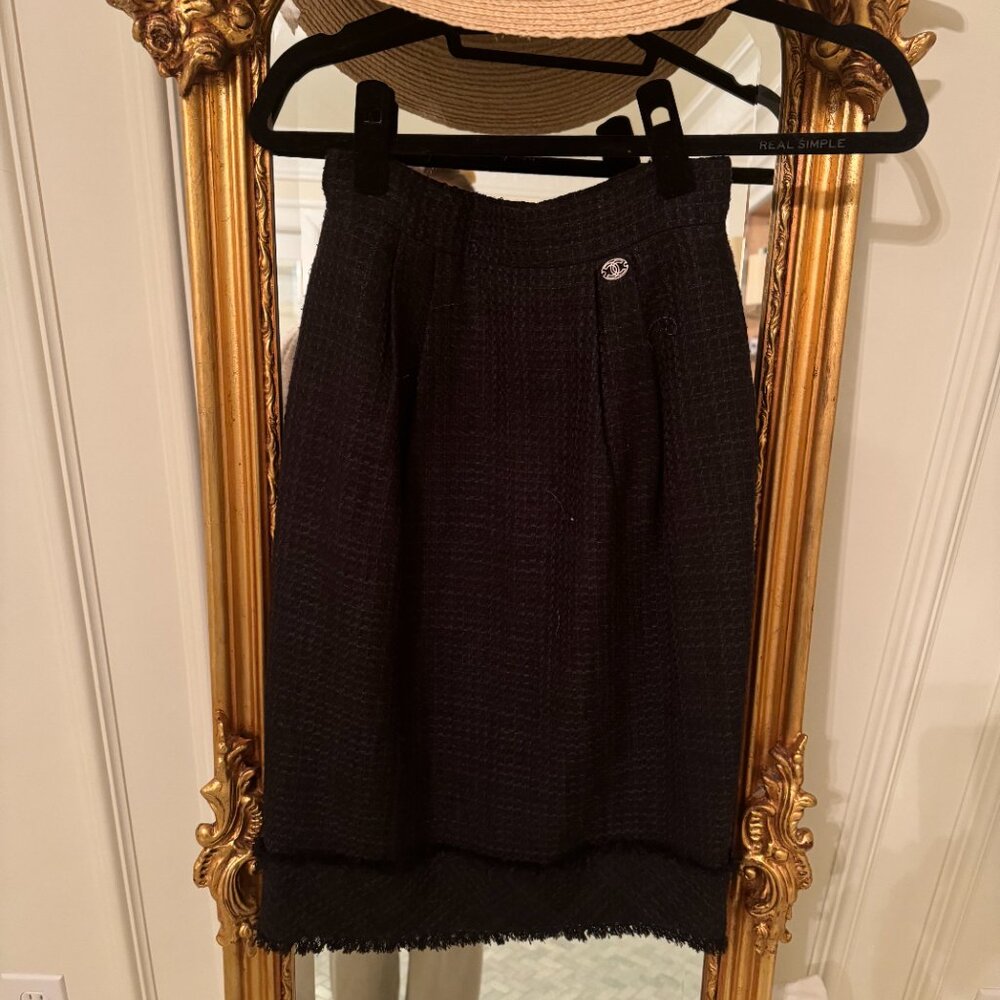 Chanel Tweed Knee Length Skirt size 34